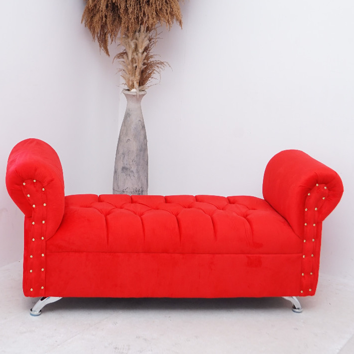 Sofa Chaise Lounge Minimalis Merah – Kaki Kayu Bench Nyaman & Estetik Sofa Ruang Tamu