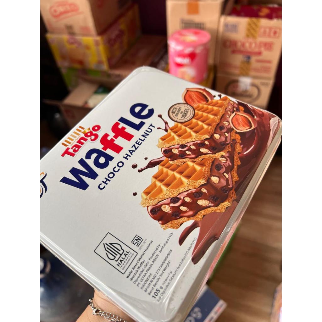 Tango Waffle Cokelat Hazelnut Kaleng 105 g