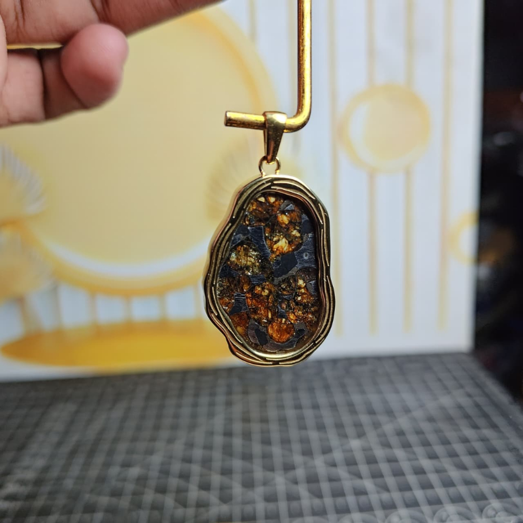 Natural Pallasite kenya Sericho Olive Meteorite  Pendant Tipe 6 (3)