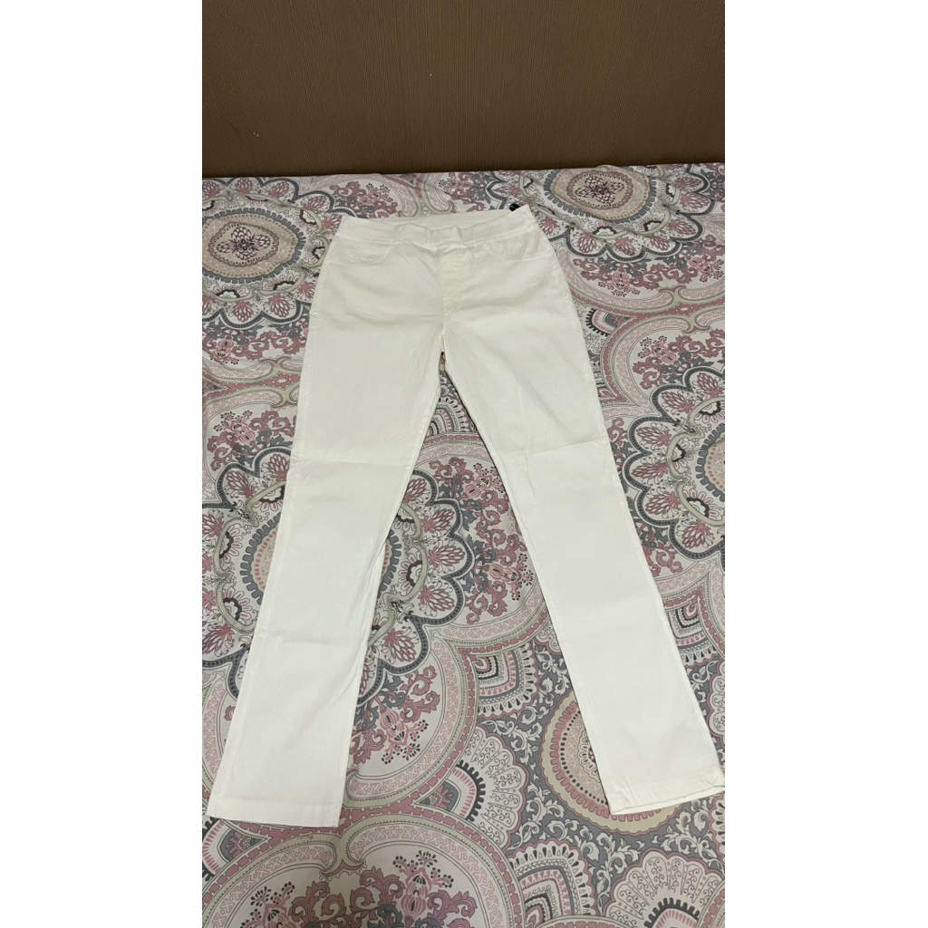 CELANA LEVIS PUTIH premium