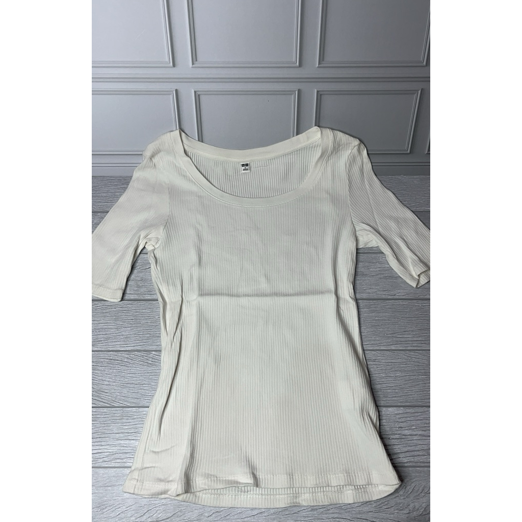 atasan uniqlo putih atasan putih uniqlo atasan knit uniqlo putih