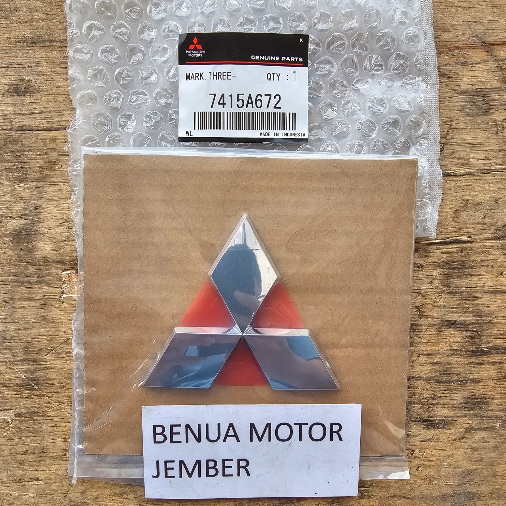 Emblem Tiga Berlian Xpander Original Asli KTB