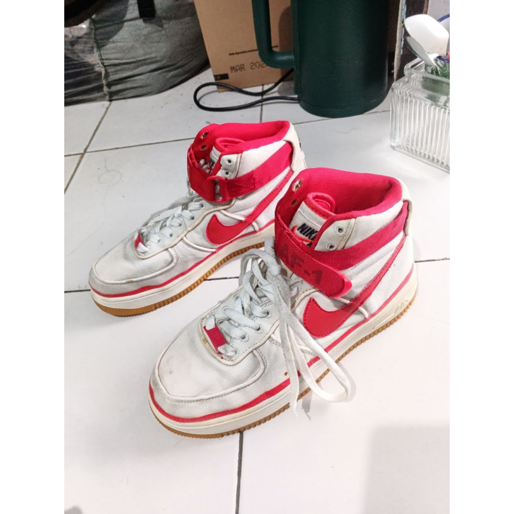 Nike Air Force 1 Red White