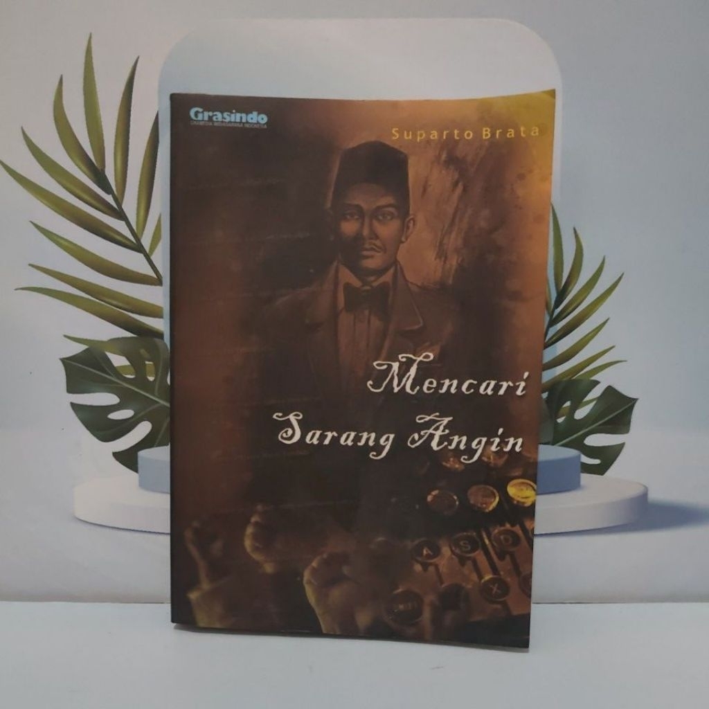 Buku Bacaan Suparto Brata Berjudul Mencari Sarang Angin Bahasa Indonesia Softcover Kondisi Bagus