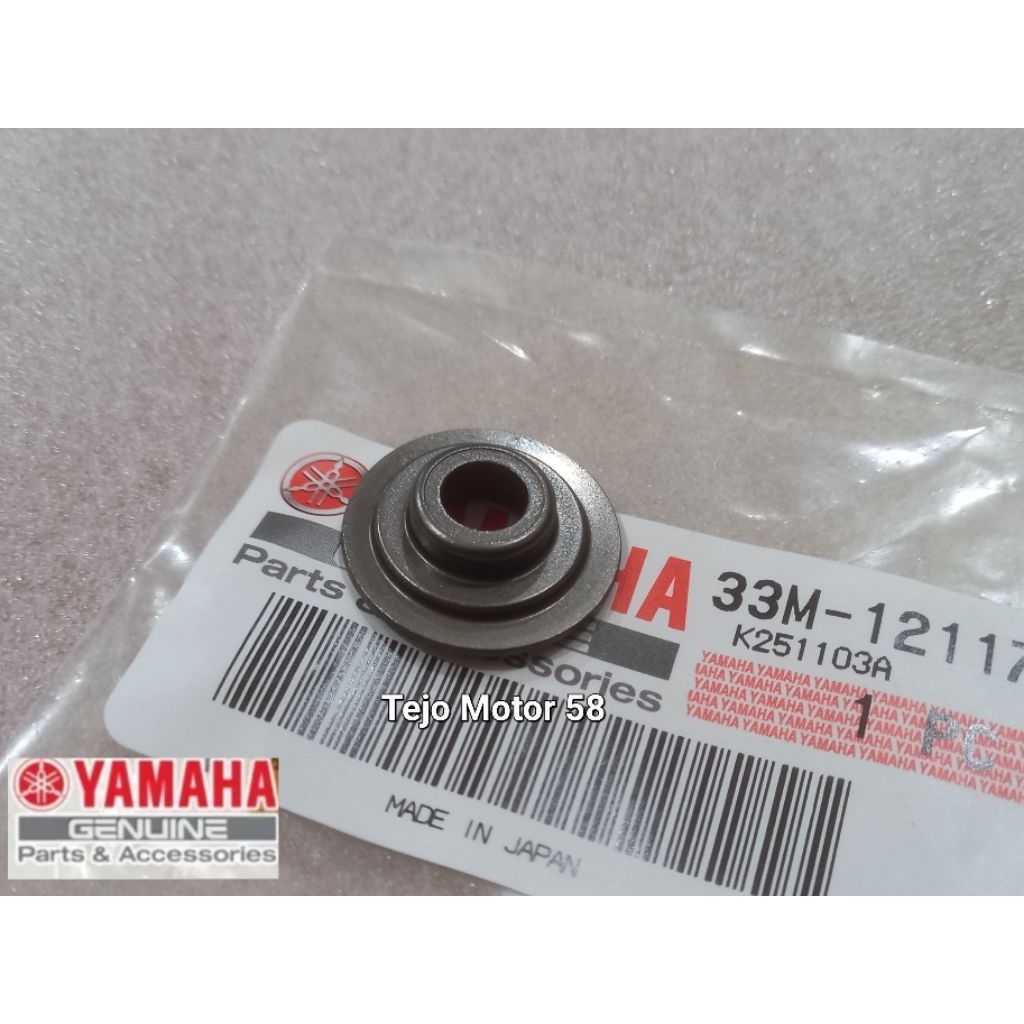 RETAINER TOPI TOPI KLEP NOUVO MIO SPORTY SMILE SOUL FINO KARBU ASLI ORI YAMAHA 33M-12117-01