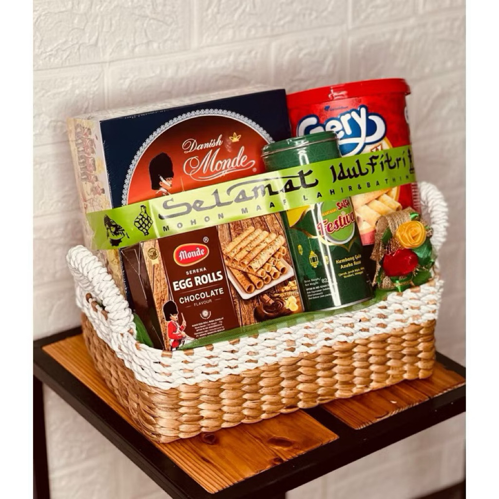 Keranjang Kotak Anyaman Enceng Gondok/ Tempat Penyimpanan Kosmetik Natural/ Tempat Penyimpanan Makan