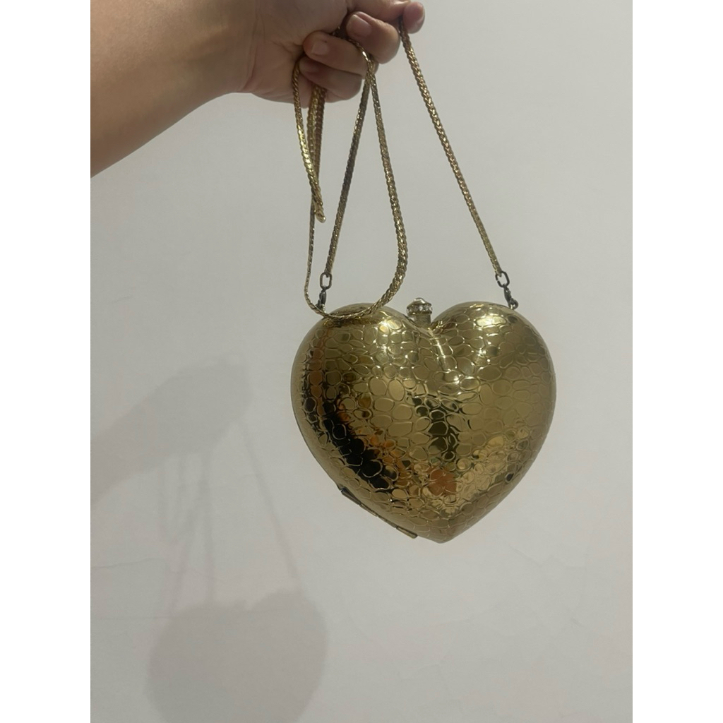 love moschino heart bag. tas bentuk hati. love heart shape bag