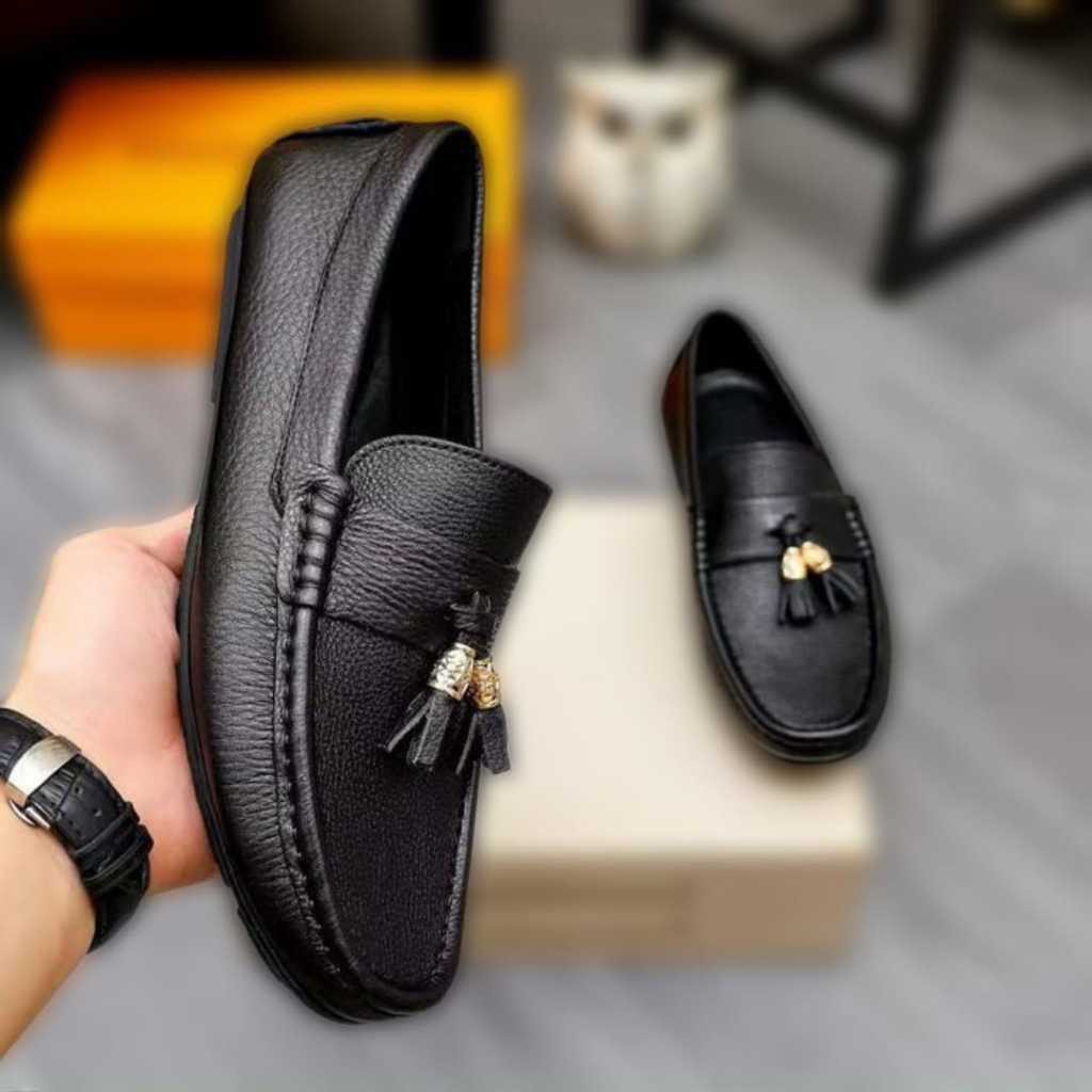 Sepatu pria Slip On kulit Hitam Loafer