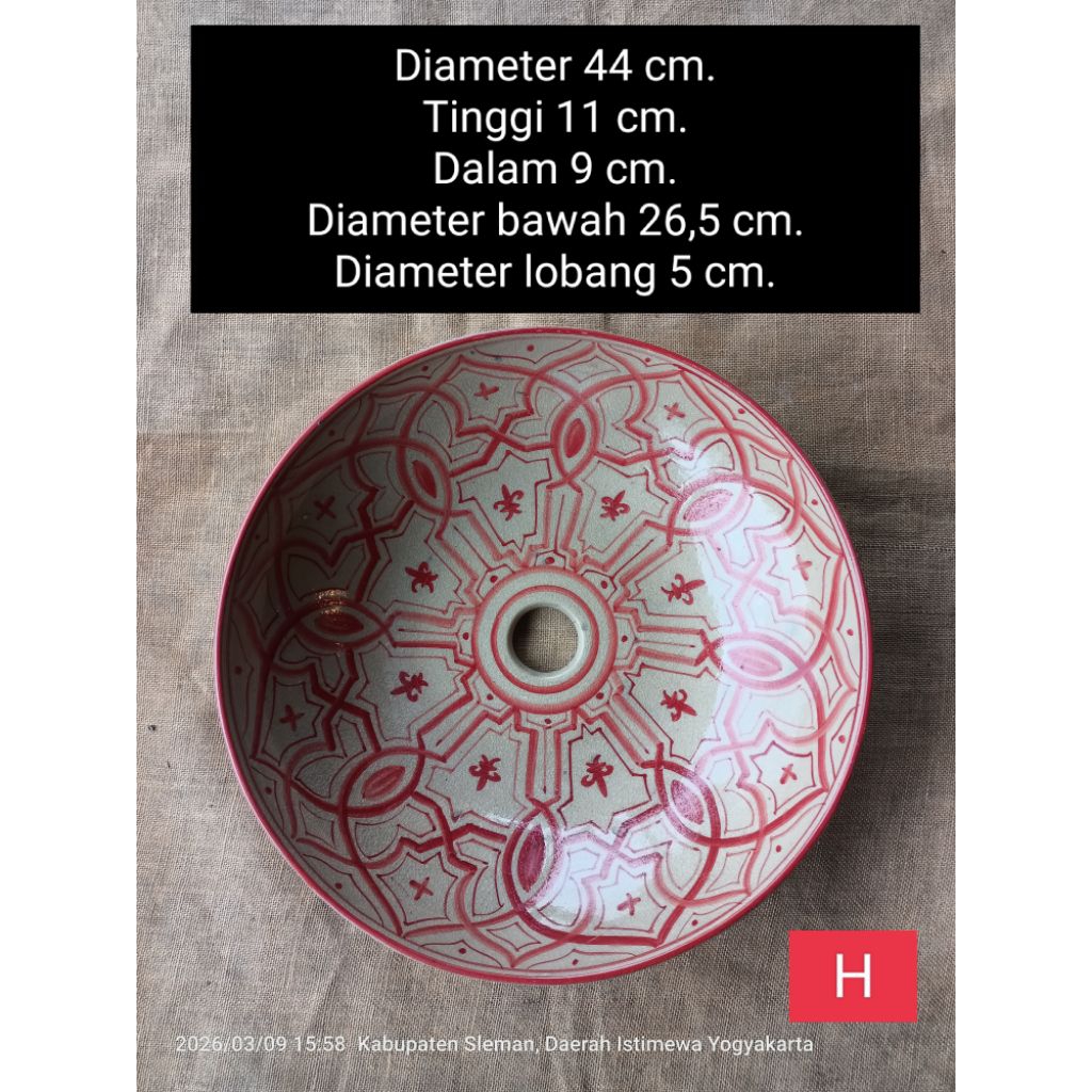 wastafel keramik lukis merah