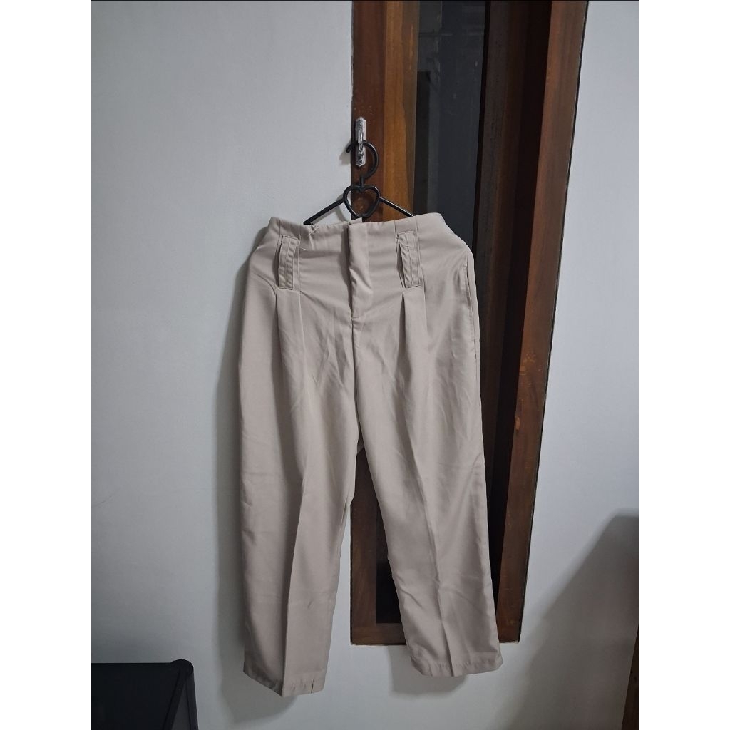 CELANA IVORY FOR PETITE GIRL ( PRELOVED )