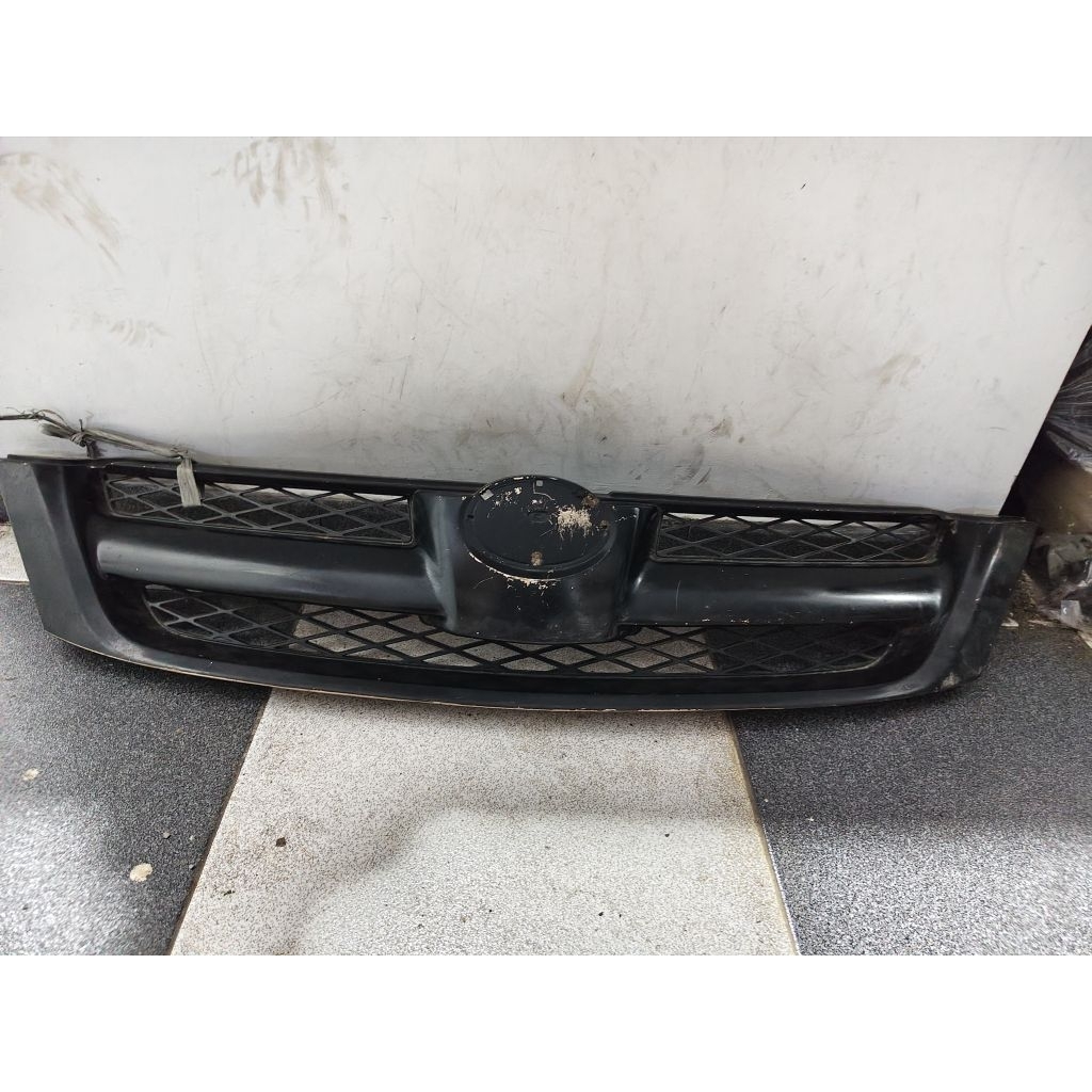 grill gril depan kijang innova 2005-2008 original copotan