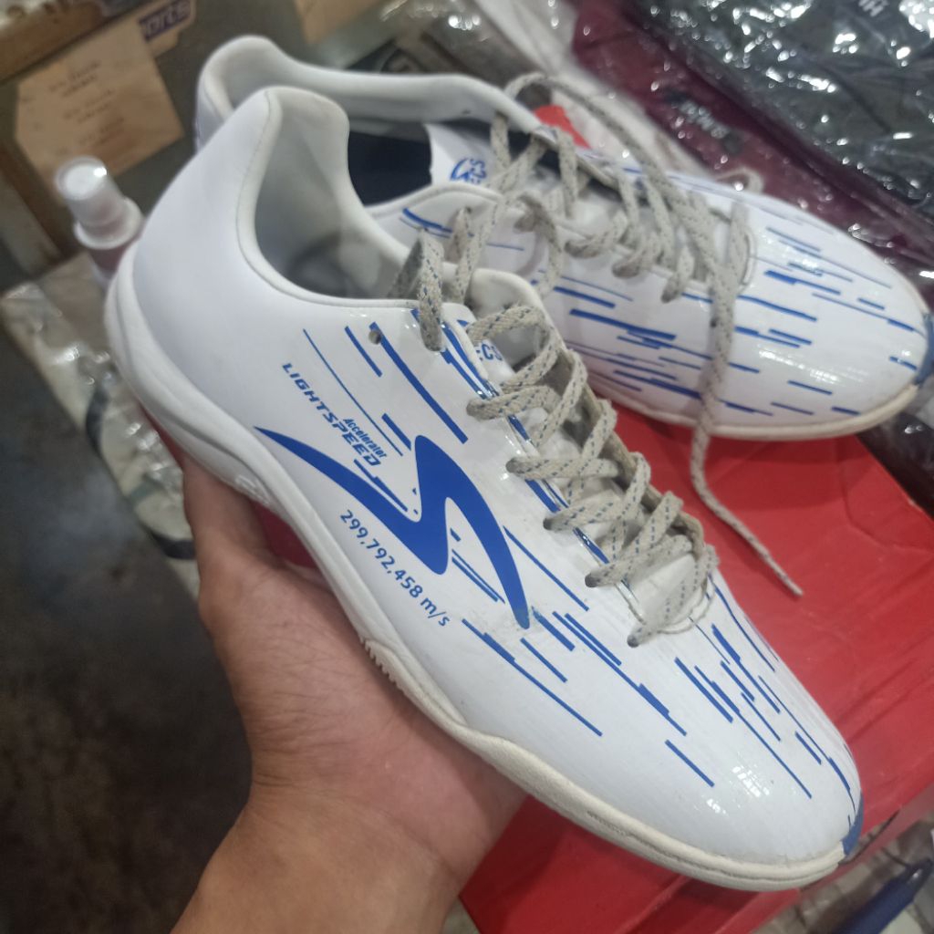 Sepatu Futsal Specs Reborn In White Dazzling Blue Original Second