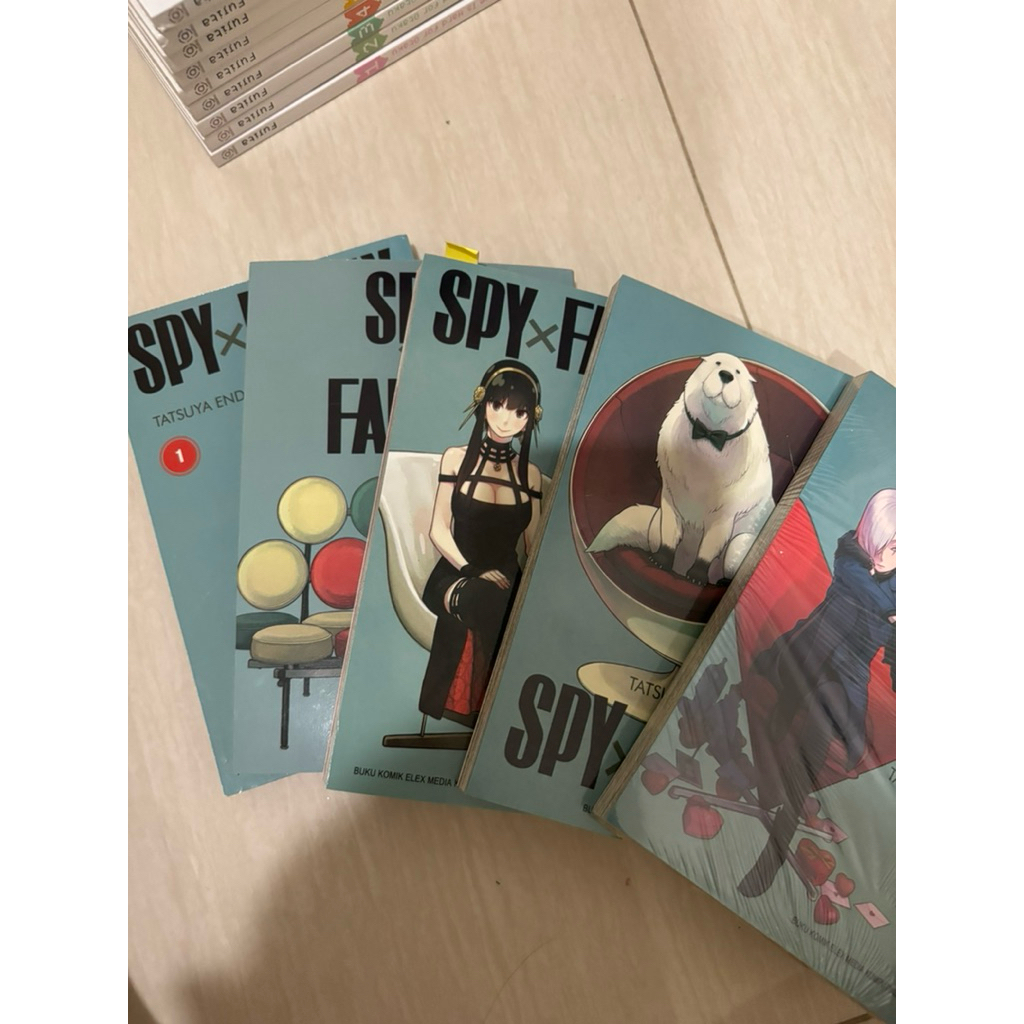 preloved & new spy x family komik
