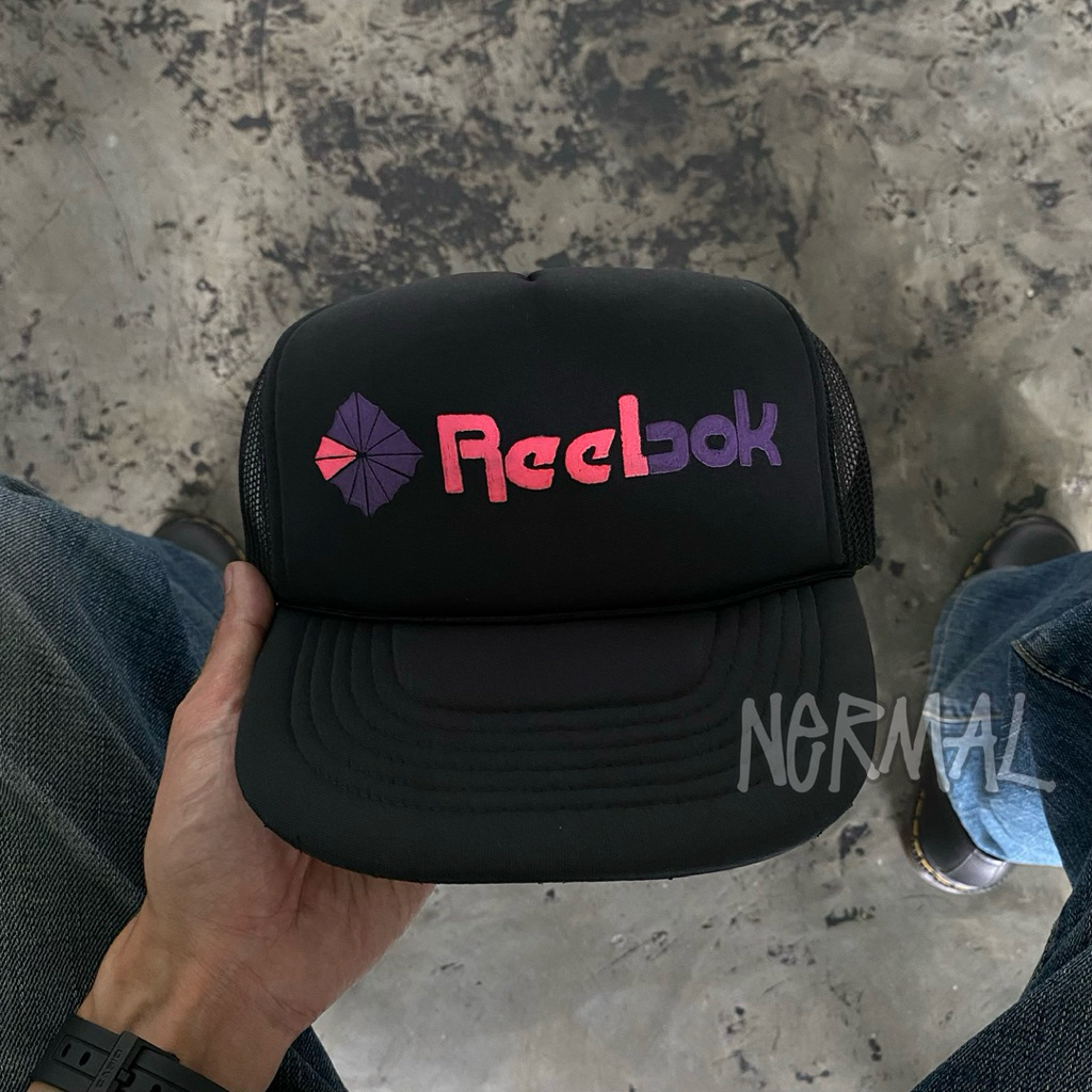 VINTAGE 90s REEBOK SPORTSWEAR TRUCKER HAT
