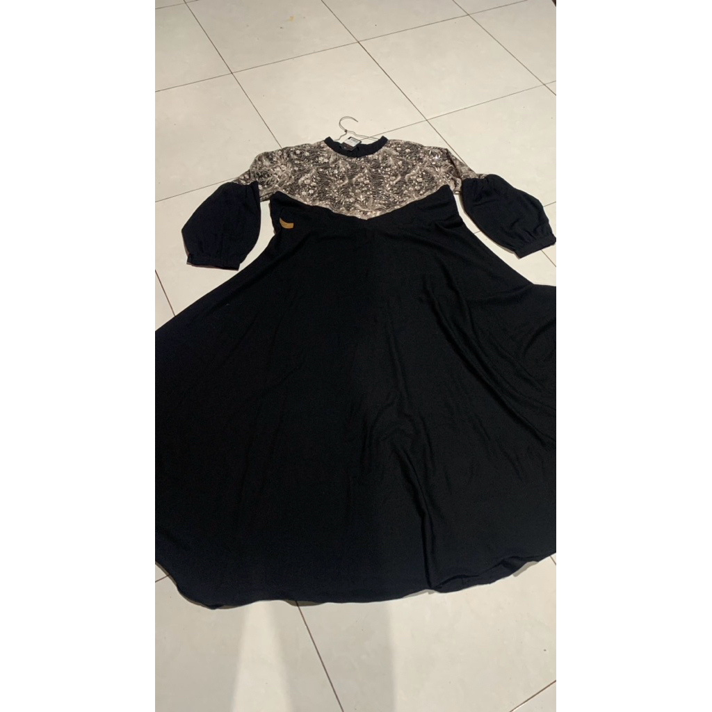 Preloved Nadheera Luxury Gamis Hitam Original Size XXL (LD 120)