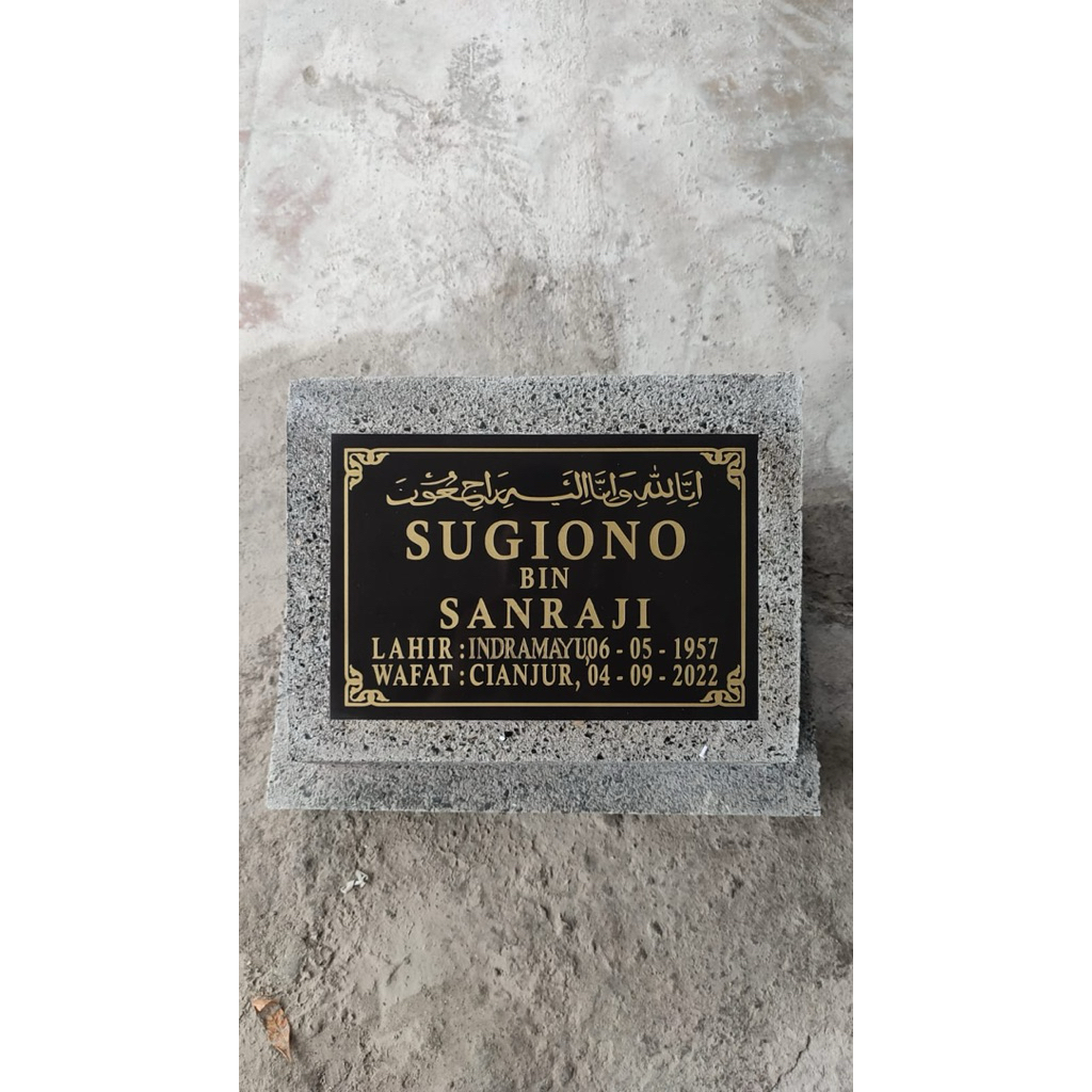 Batu Nisan Kepala Makam