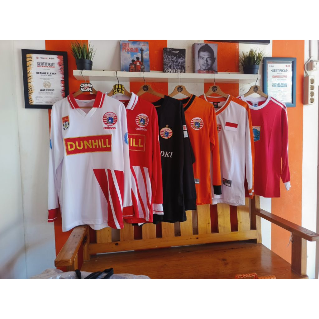 Jersey Bola Persija Retro Longslevee: Timnas 2000, DUNHILL Putih,1972,1985, 2001, 2002, 2009 (Reprod