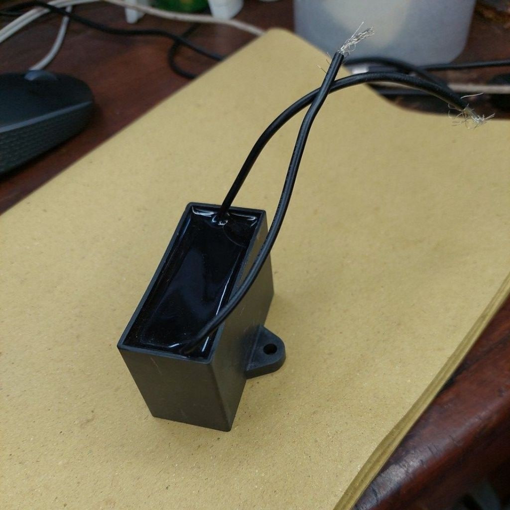 Kapasitor Capasitor  AC Kotak Hitam 20uf 450Volt / 20 UF 450V