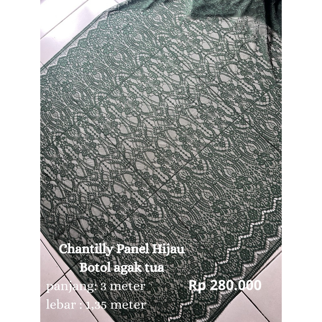 kain Chantilly Panel warna Hijau Botol agak Tua