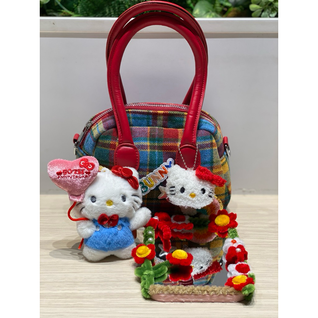 Preloved Tas Korean Style Plus Keychain Hello Kitty