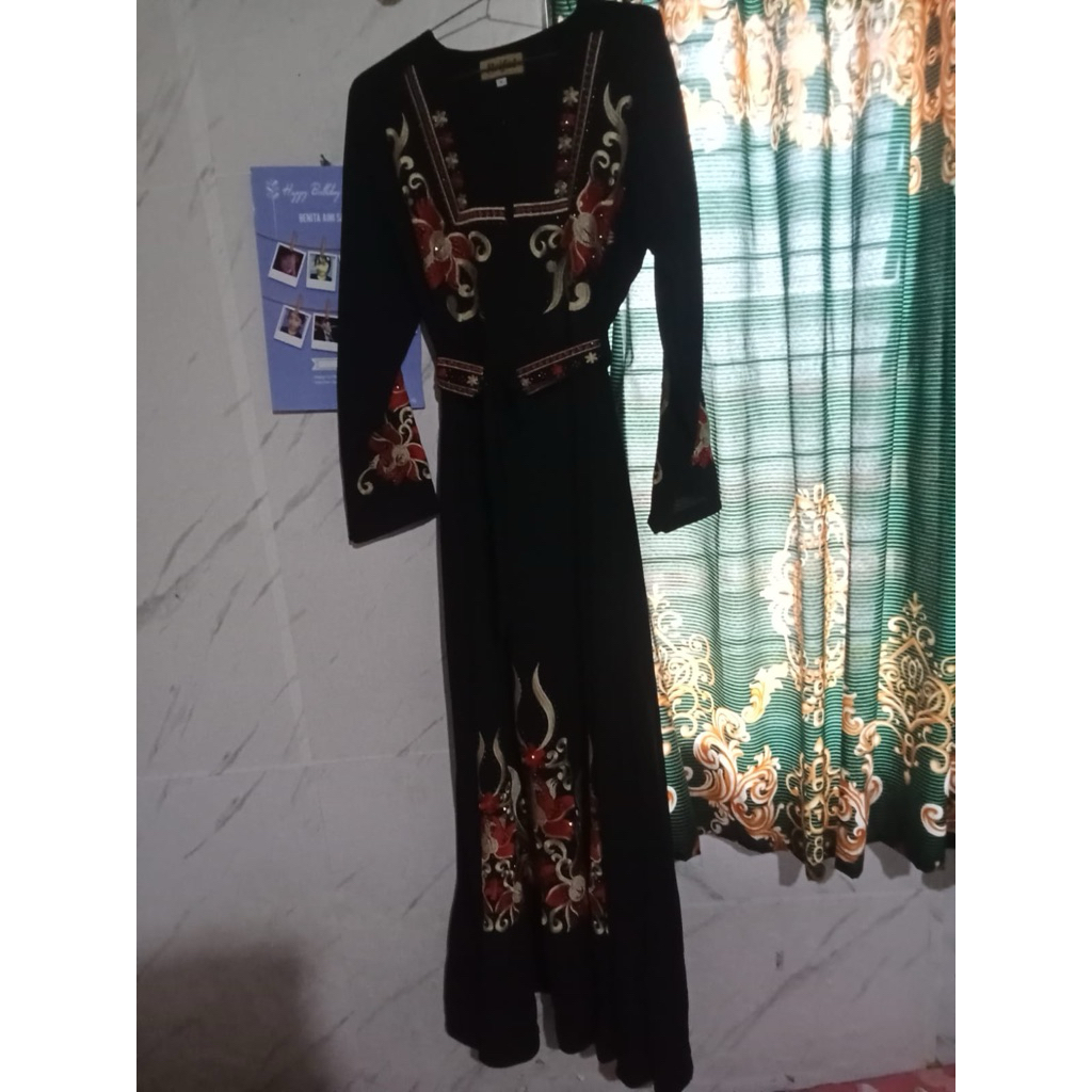 gamis hitam preloved