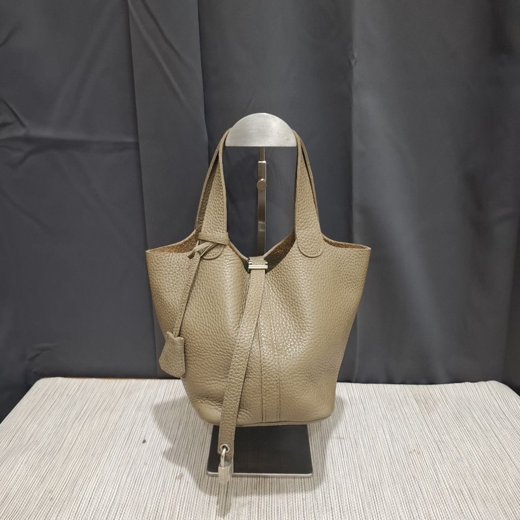 Ala Picotin Top Handle Kulit Asli in Khaki