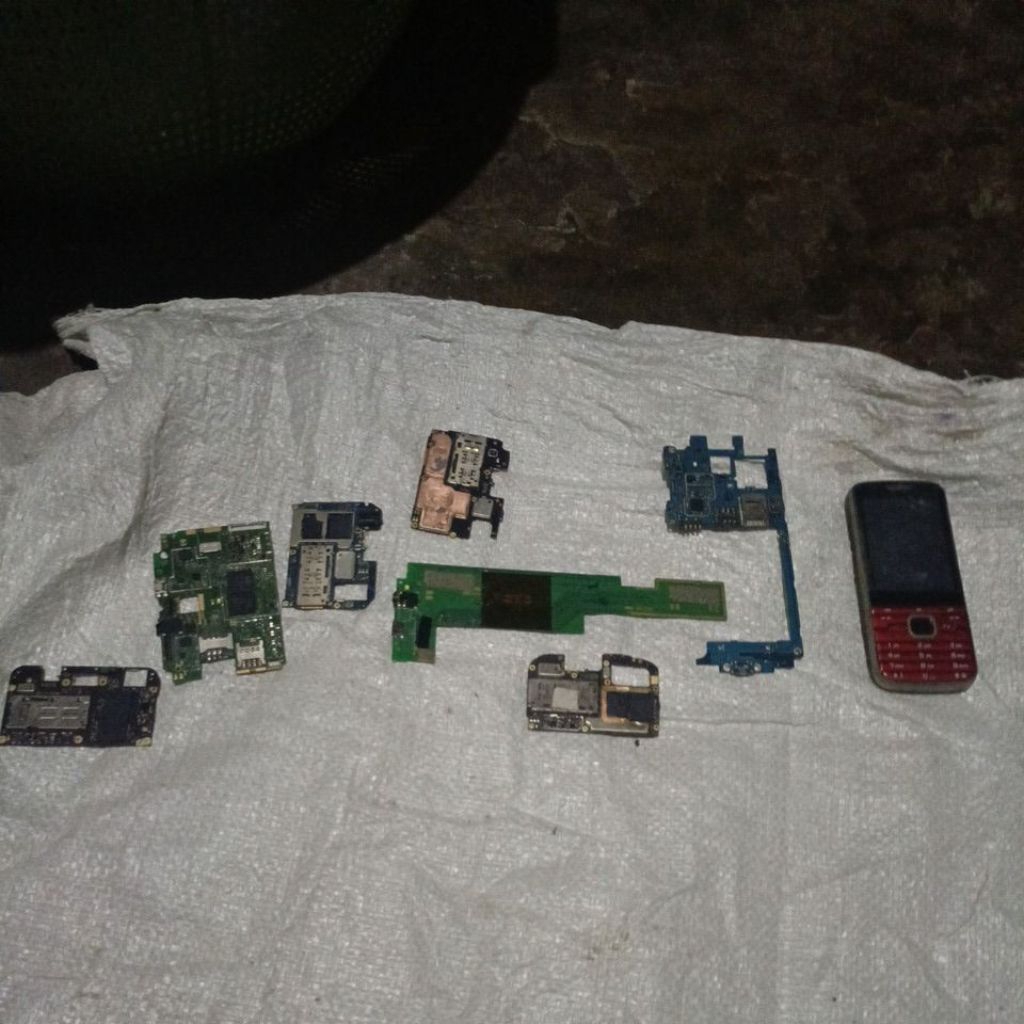 pcb hp bekas mati