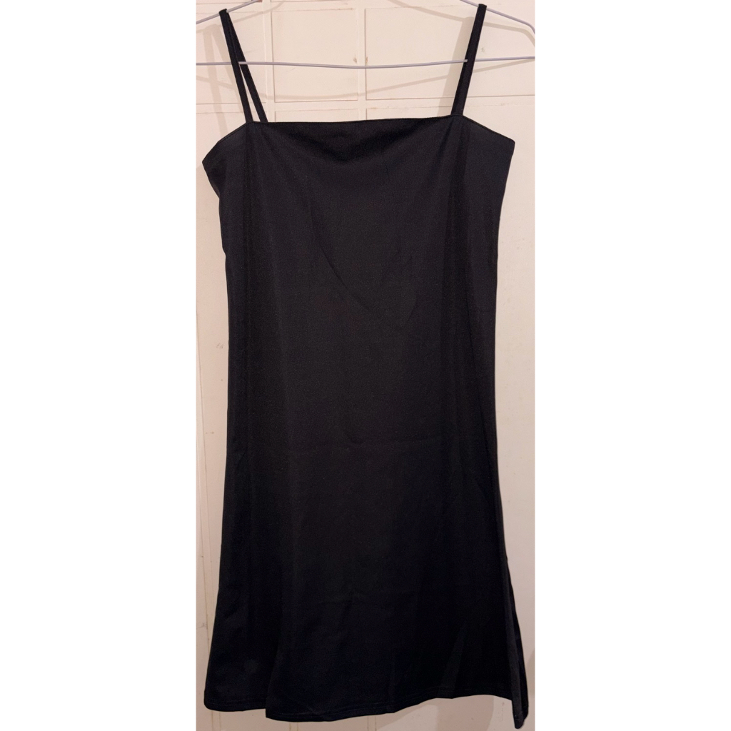 Tank Top Dress Wanita Hitam Tali Kecil Camisole Basic Slim Fit