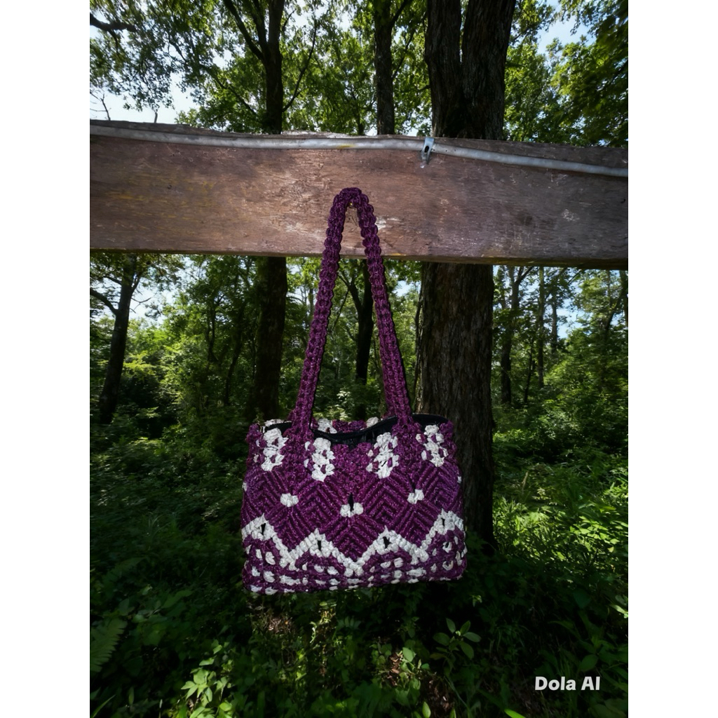 Tas Macramé Motif Geometris Ungu Tua & Putih