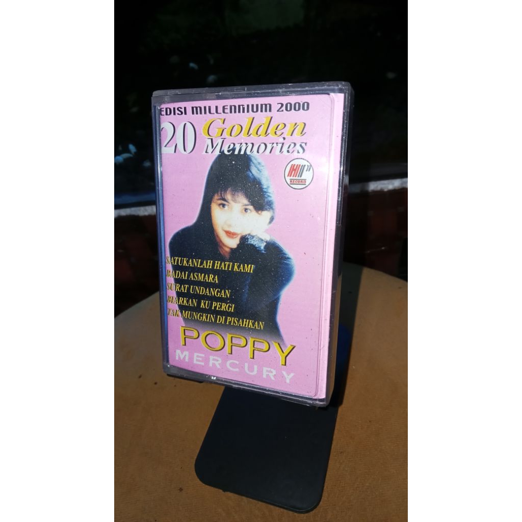 kaset pita lagu poppy mercury