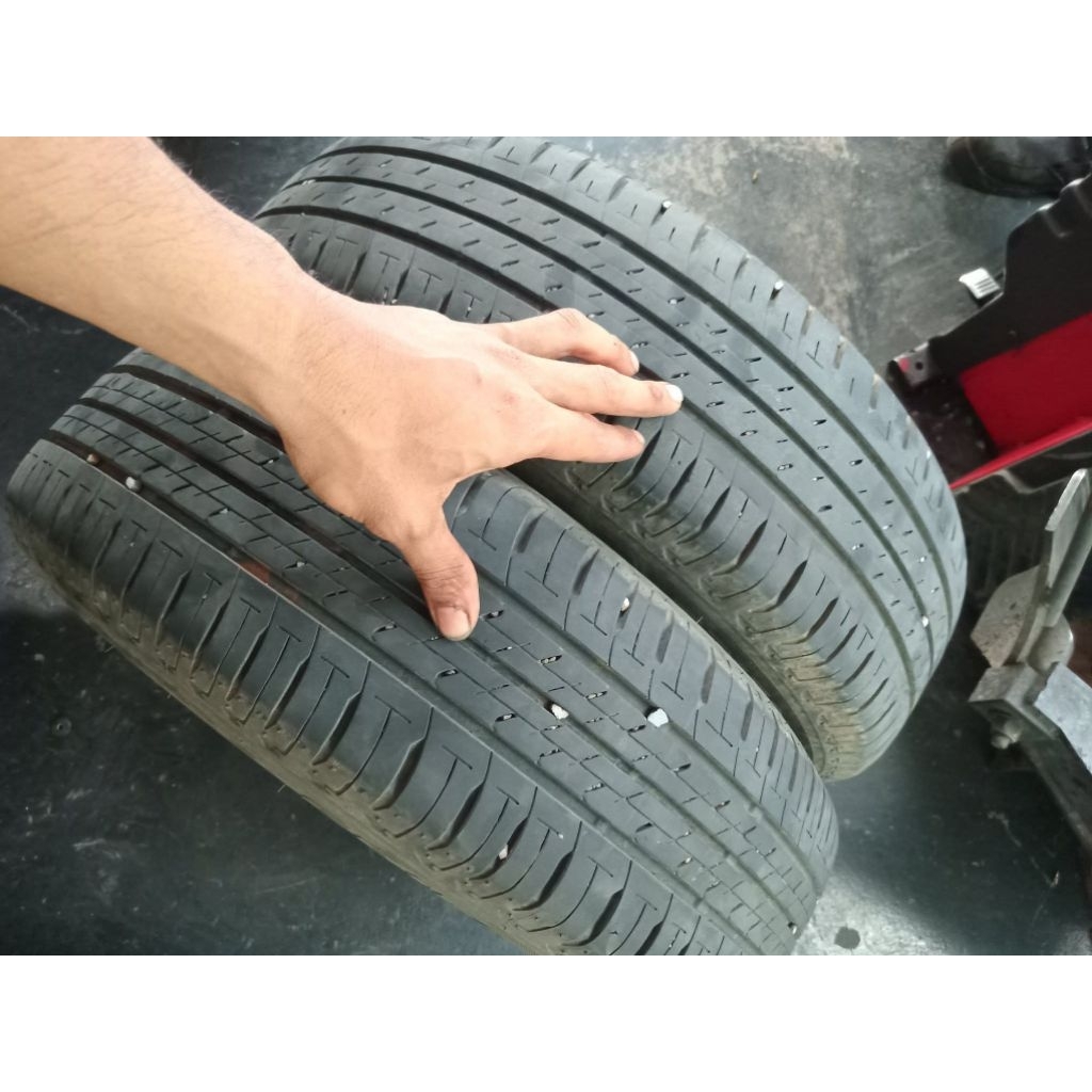 Ban mobil Dunlop 185/70R14 Tubles