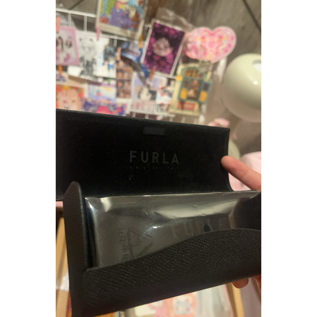 Case kacamata furla