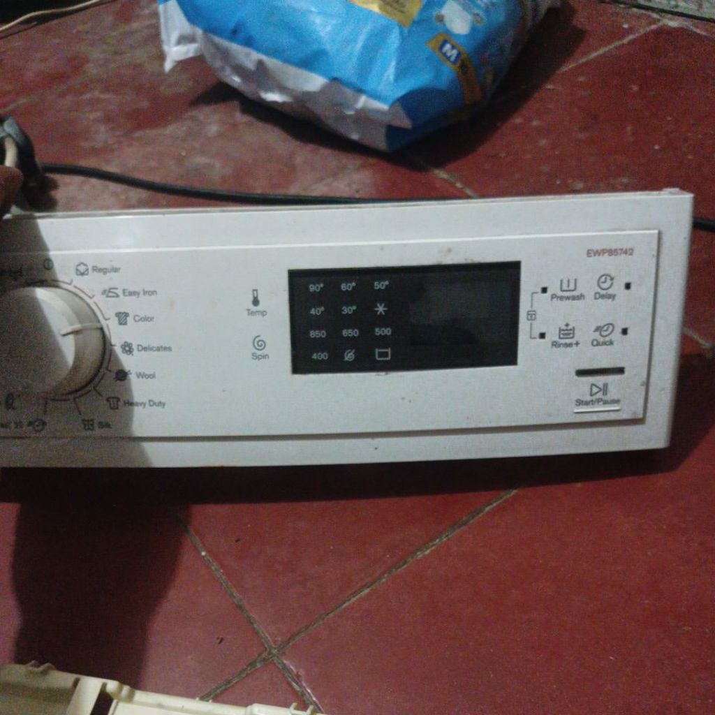 kabel mesin cuci Electrolux ewp85742