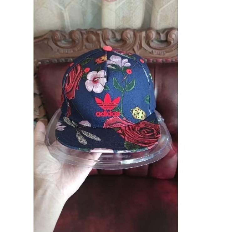 Topi Adidas Rare Trefoil RitaOra