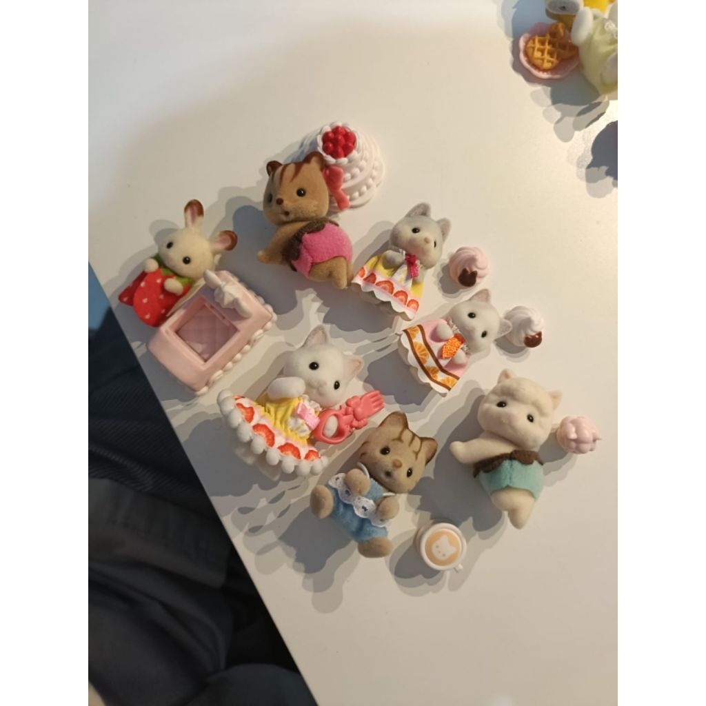 PRELOVED sylvanian families