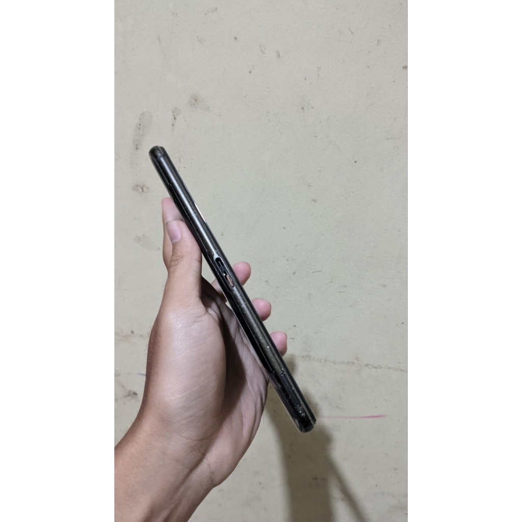 hp rog 2 8/128 minus (baca deskripsi)