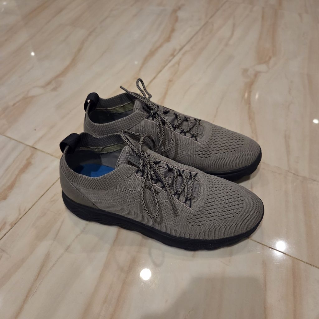 Preloved GEOX U Spherica A Trainers Original Size 41 Sneakers Casual Pria