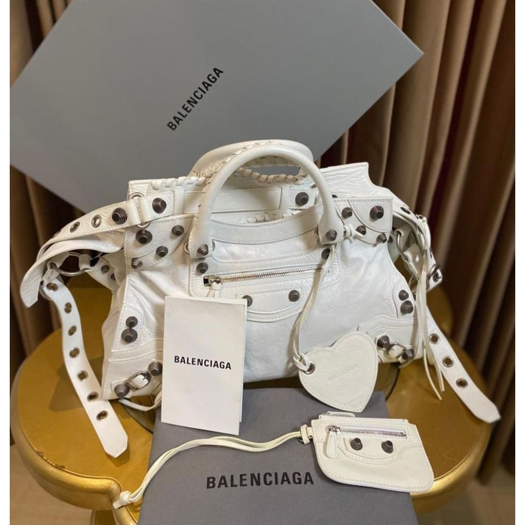 Excellent balen neo le cagole city ivory full set receipt indo 2023 (belinya 47.5jt)Sz 38cm
Mulussss