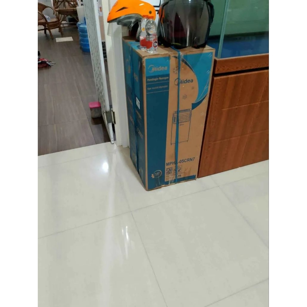 AC PORTABEL 1/2PK MIDEA LIKE NEW