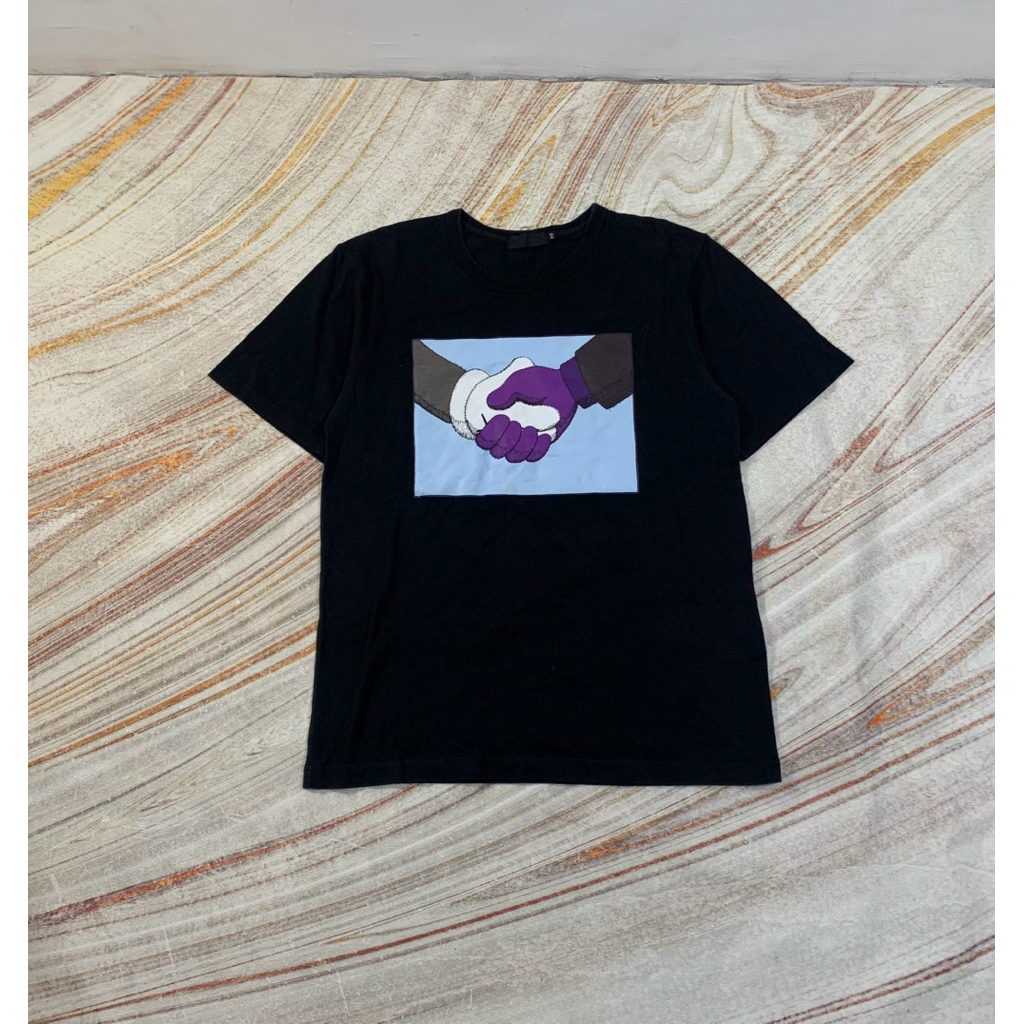 Tshirt Original Fake x Kaws