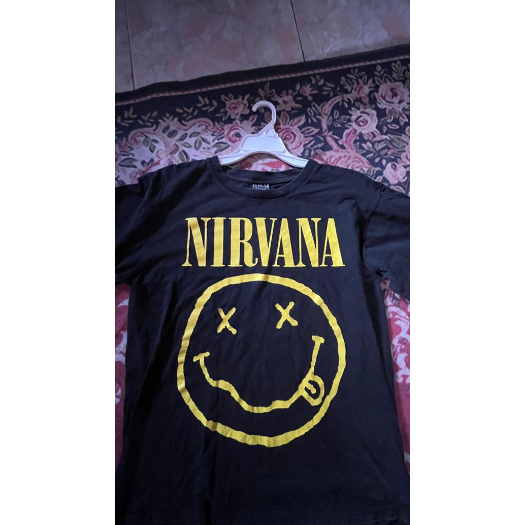 Vintage Nirvana Original Nirvana Smile Shirt 90s Tag Red rock of the tshirt size L