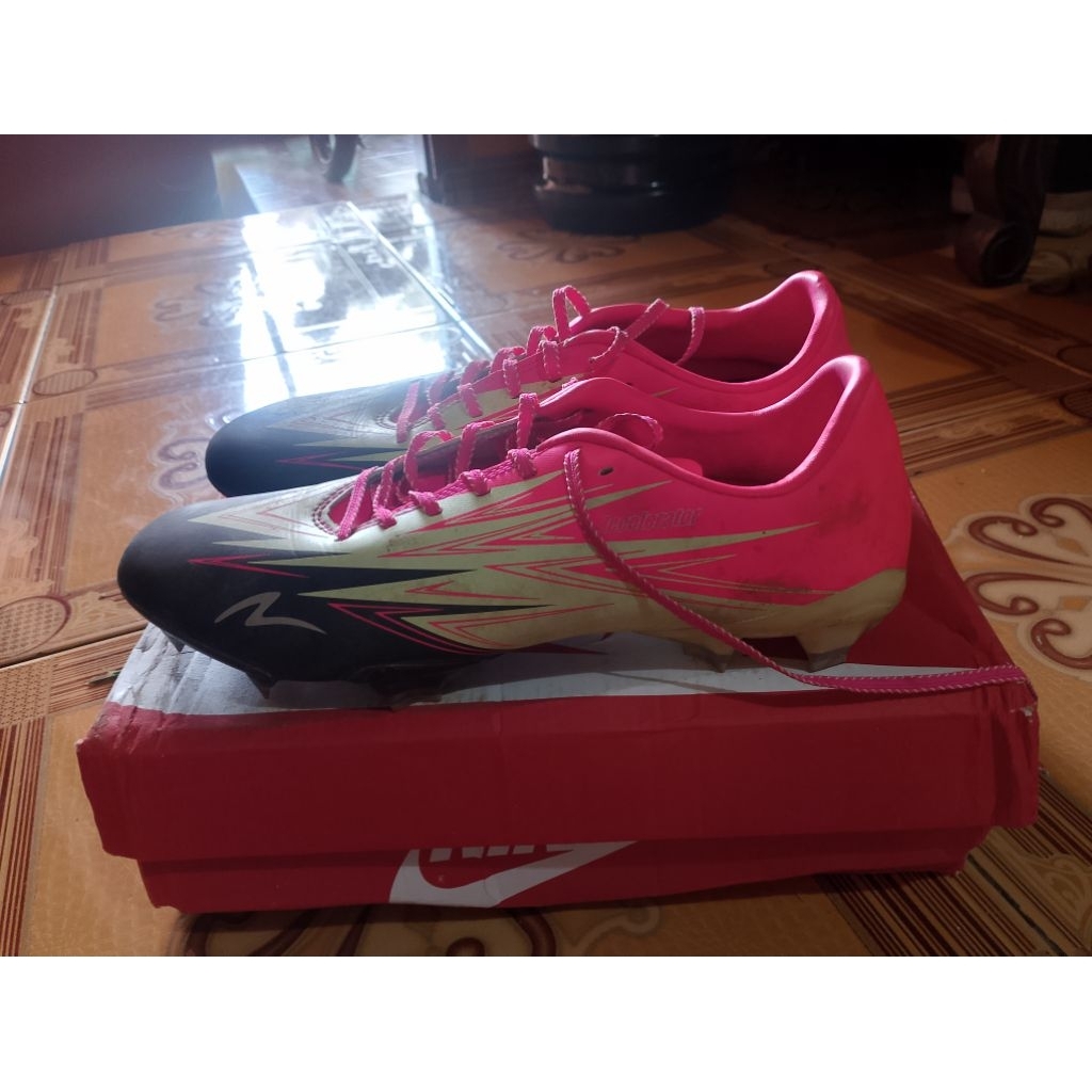 sepatu futsal SPECS second