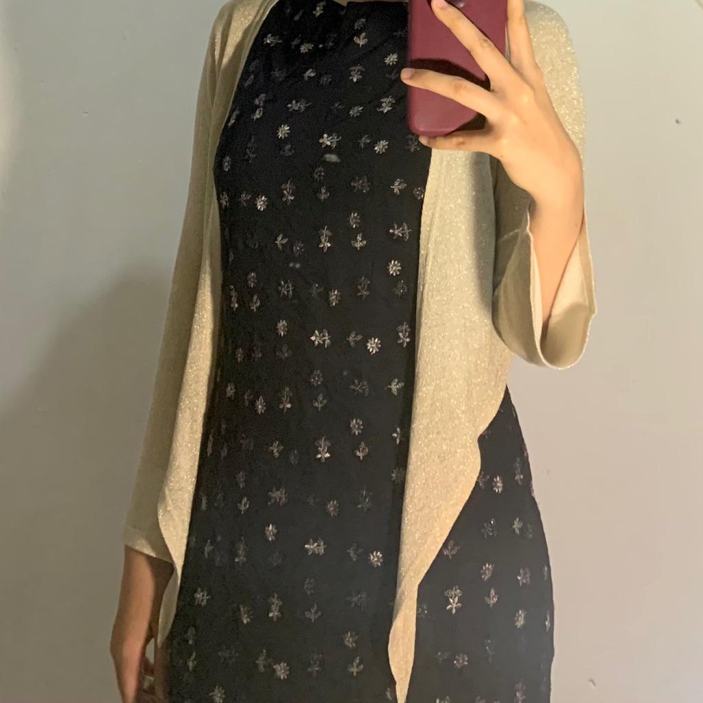 midi dress wanita tanpa lengan hitam motif bunga