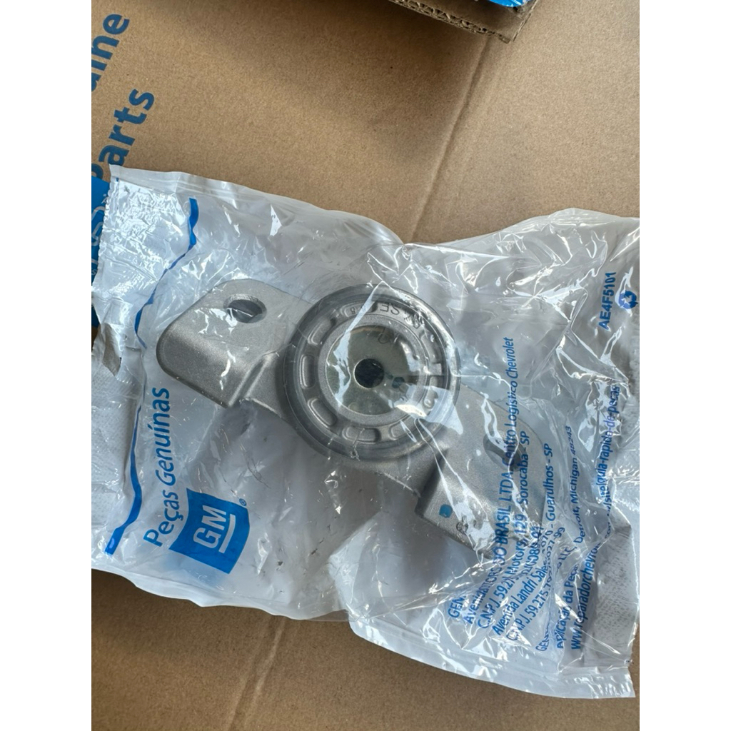 SUPPORT SHOCK BELAKANG KANAN SUPPORT SHOCKBEKER BELAKANG KANAN CHEVROLET SPIN ASLI 52082244