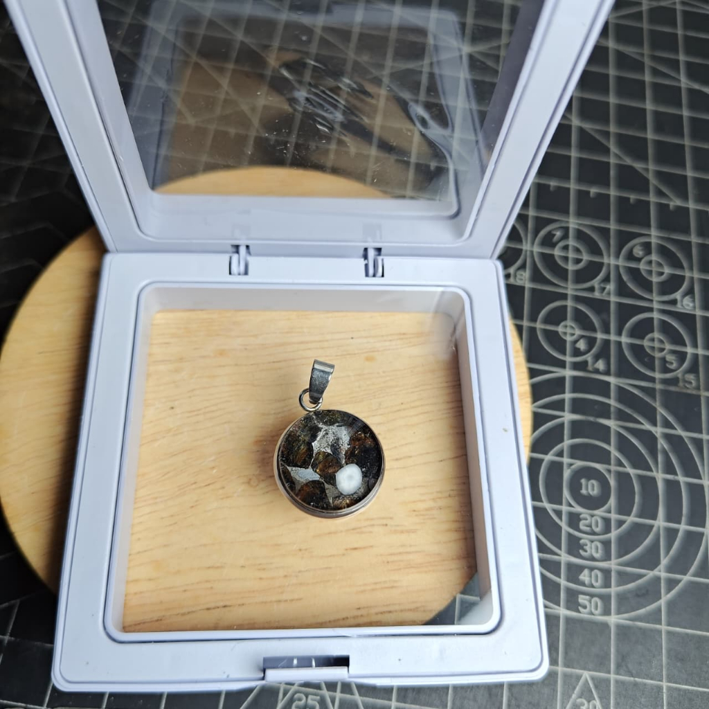 Natural Pallasite kenya Sericho Olive Meteorite 10mm Pendant Tipe 1 (5)