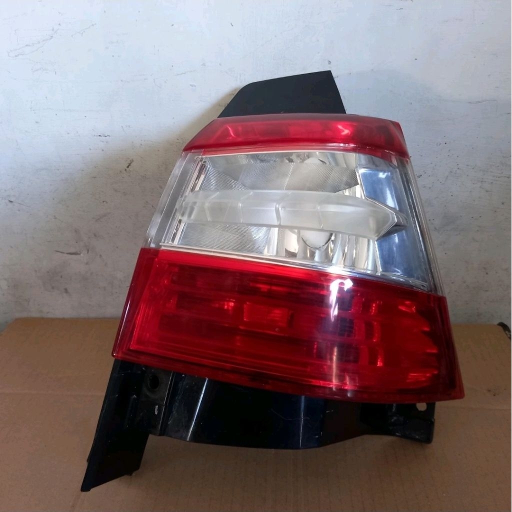 stoplamp lampu belakang nissan grand livina 2013 2014 2015 2016 2017 kanan