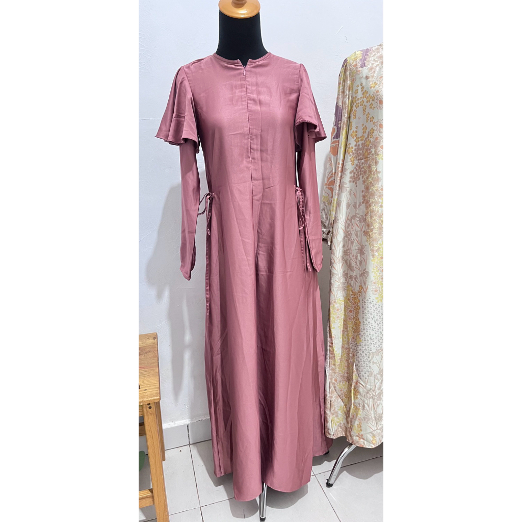 preloved dress wearingklamby