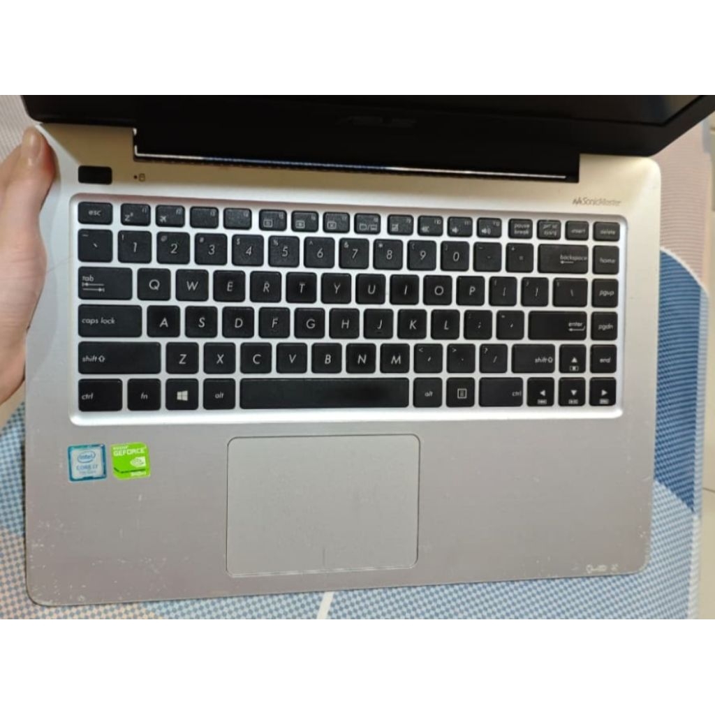 Asus gaming A456u Core i7 7500u/ ram 8gb / SSD 128gb n HDD 1tb dual vga