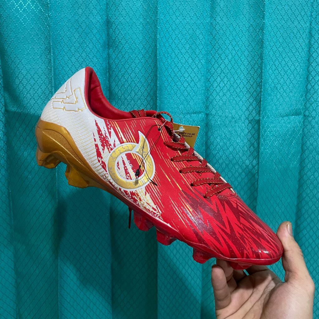Sepatu Bola Ortus Size 41