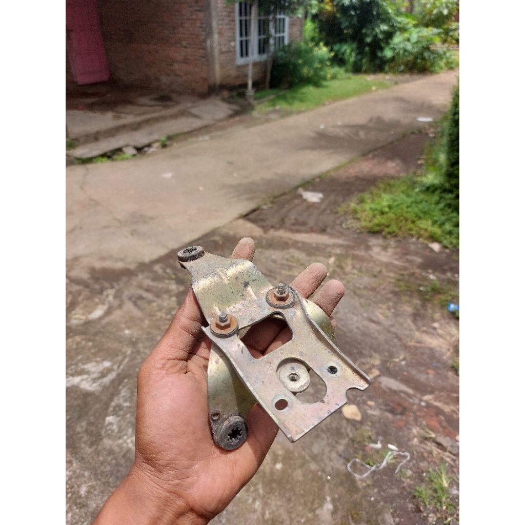 Breket Pangkon Lampu Belakang Honda Tiger Revo Tirev Pece Original